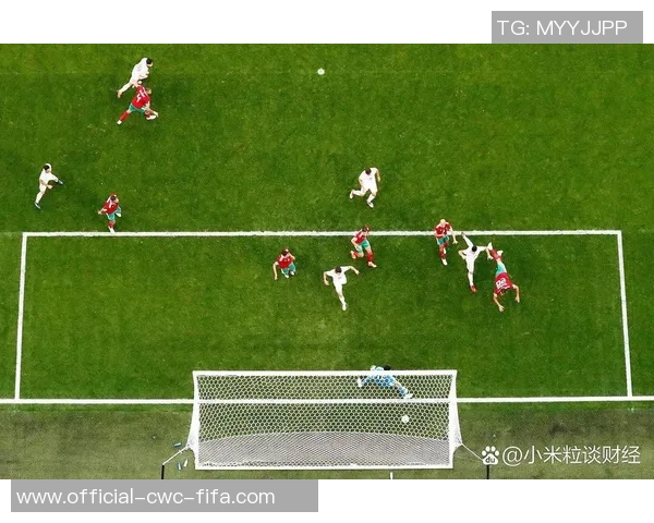 欧冠迷你足球盛宴开启球迷热情高涨共庆足球魅力与激情 欧冠迷你足球盛宴开启球迷热情高涨共庆足球魅力与激情