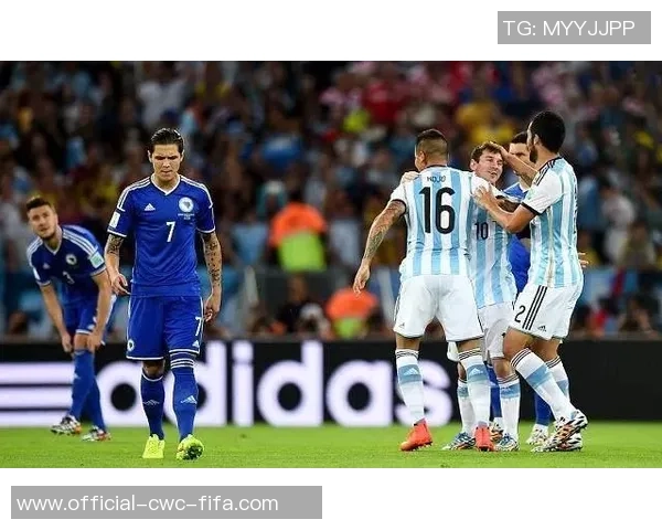 足球论文探讨现代足球战术演变与技术分析的综合研究